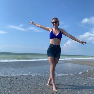 Meet your Posher, Delaney